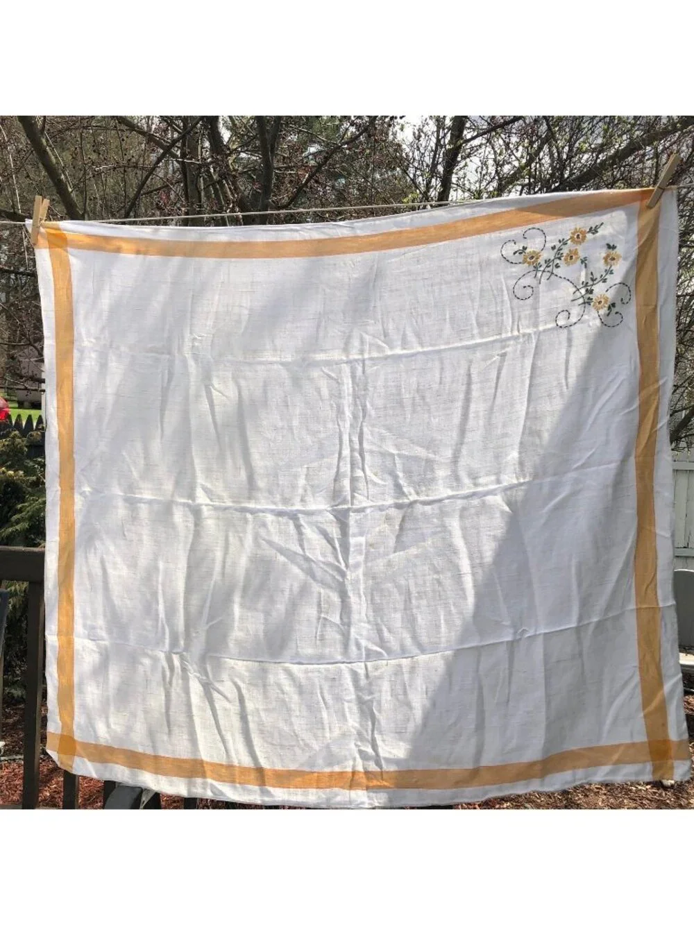 Vintage Tablecloth Embroidered Flower Daisy Yellow Border Cottagecore Farmhouse